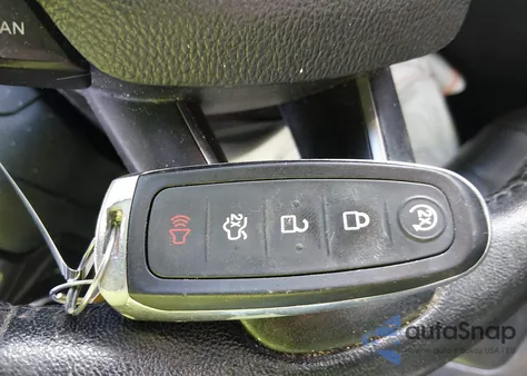 2016 Ford Focus Titanium из США, поврежденный, VIN 1FADP3N23GL370852